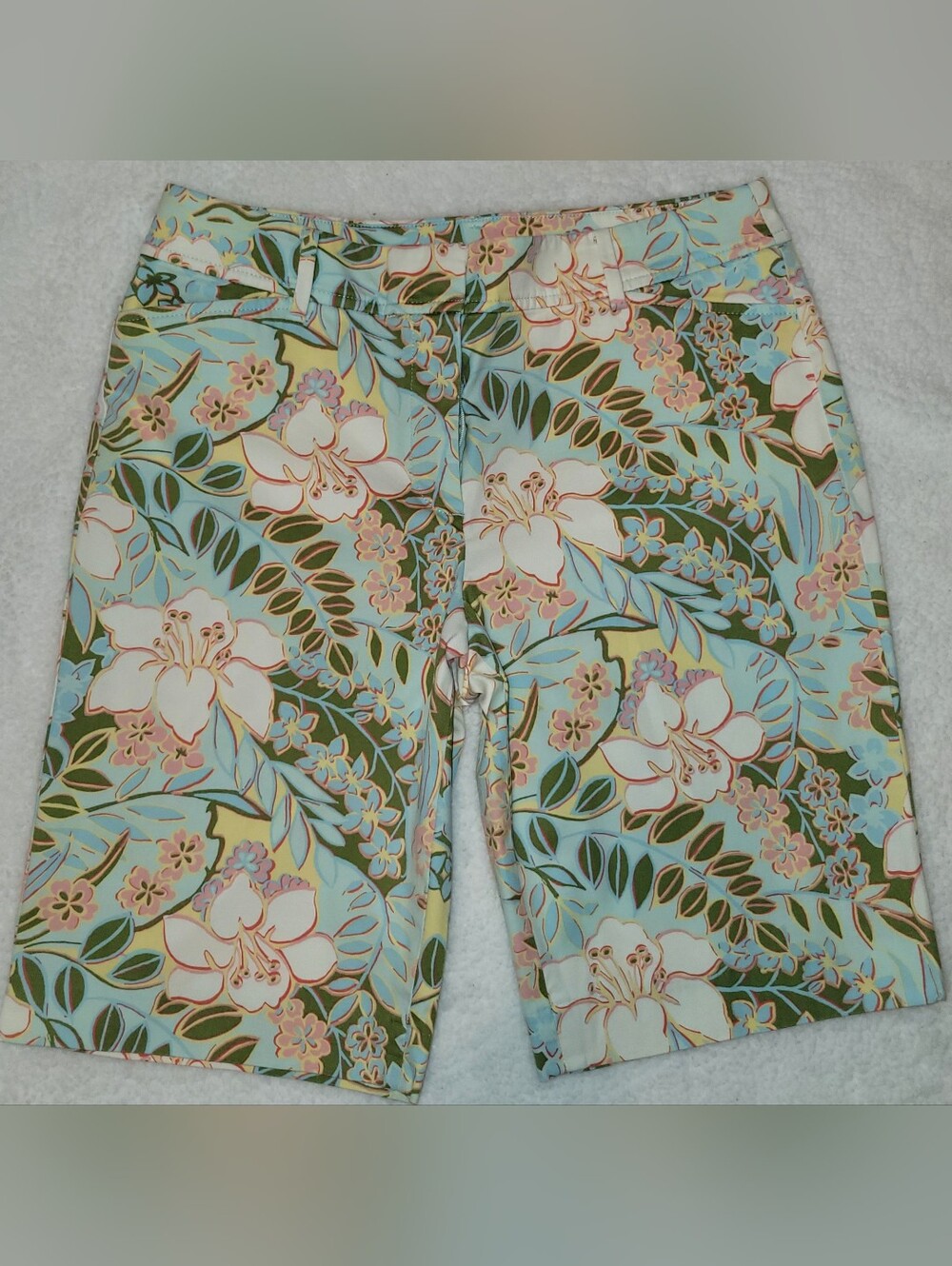 Talbots Perfect Shorts Women’s Size 6 Floral Bermuda Shorts Pastel Tropical